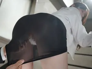 Người vợ dâm mông bự suốt ngày đòi trả bài tập thể