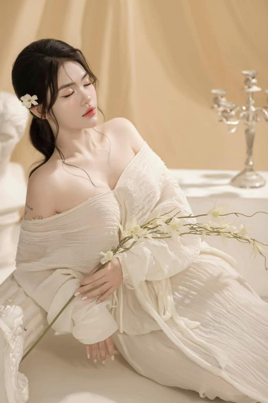 Con gái có hiếu dẫn bạn trai về địt mẹ